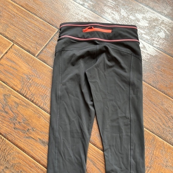Lululemon Leggings - Size 2 - Picture 4 of 8